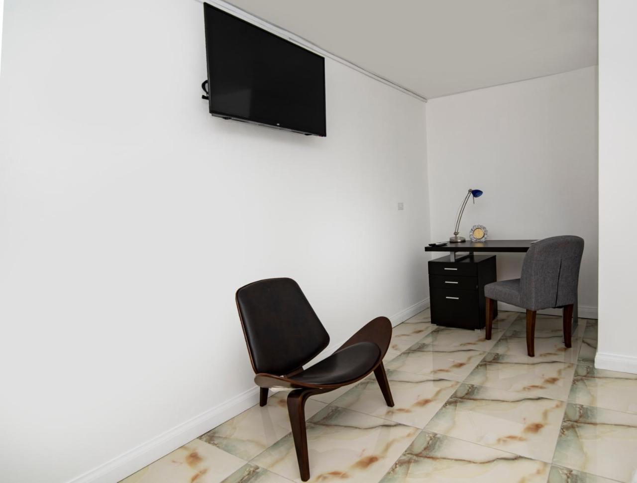 Pulse Rooms At Trafalgar Кингстон Экстерьер фото