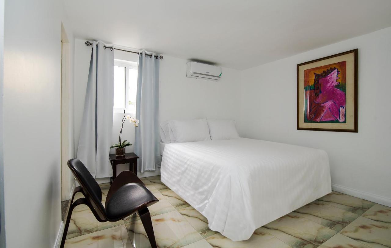 Pulse Rooms At Trafalgar Кингстон Экстерьер фото